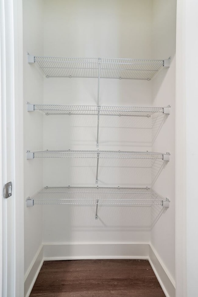 Building Photo - Single Family Home with Fenced Backyard!