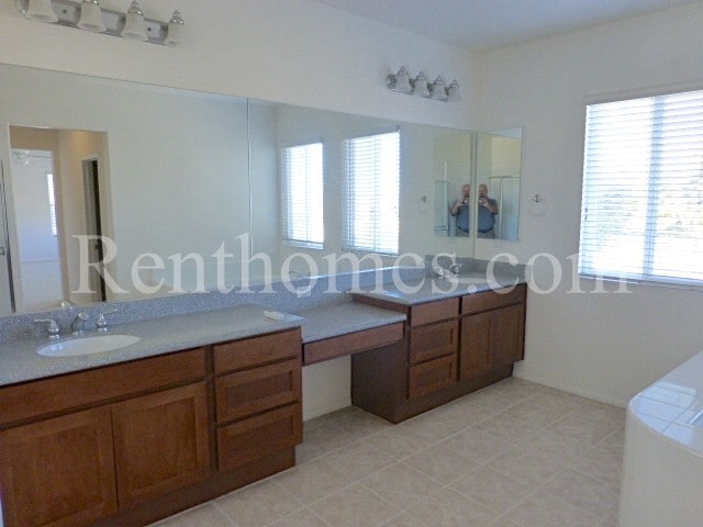 Building Photo - 10527 Stony Ridge Way