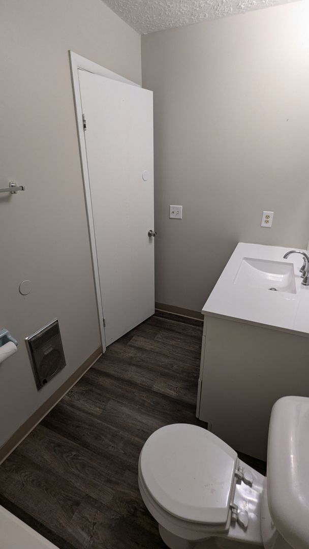 Building Photo - MN Cedar Village (801)