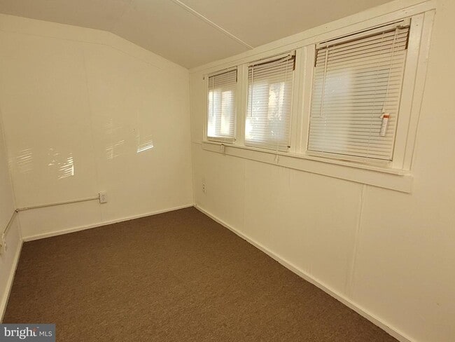 Building Photo - 409 N Washington St