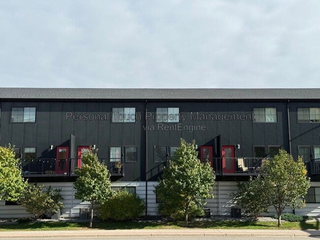Building Photo - 808 7th Ave S