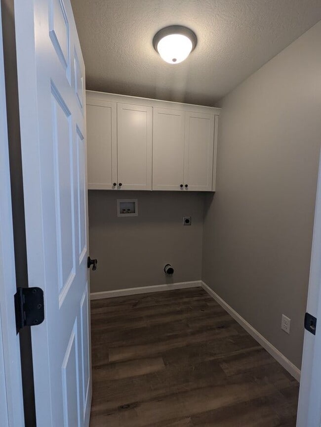 Building Photo - Experience modern living in this beautifully designed 4-bedroom, 2 full-bath home located East of...