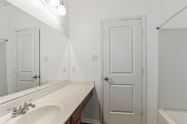 Building Photo - 1029 Brighton Pl