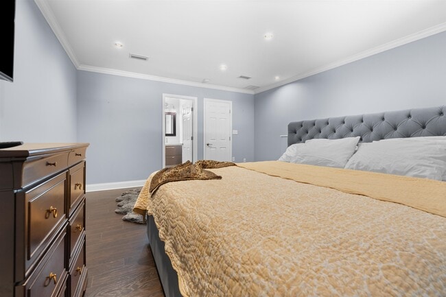 Building Photo - 909 S Ponce De Leon Blvd