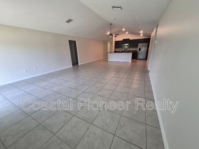 Building Photo - 16576 Delia St