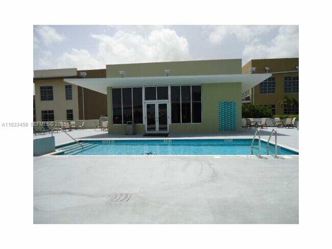 Building Photo - 425 N Andrews Ave