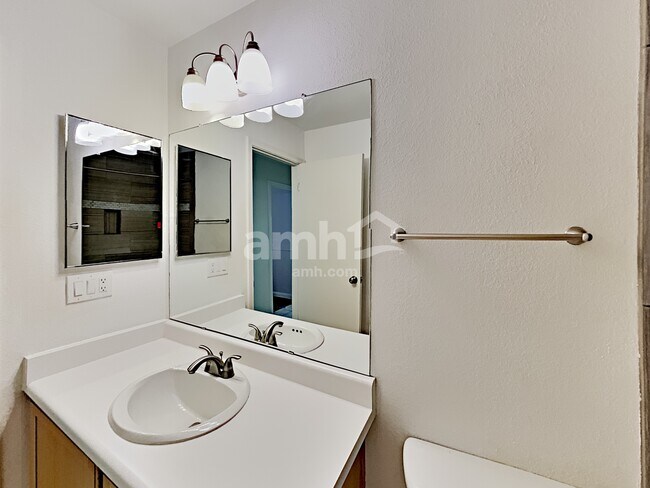 Building Photo - 16215 N 158th Ave
