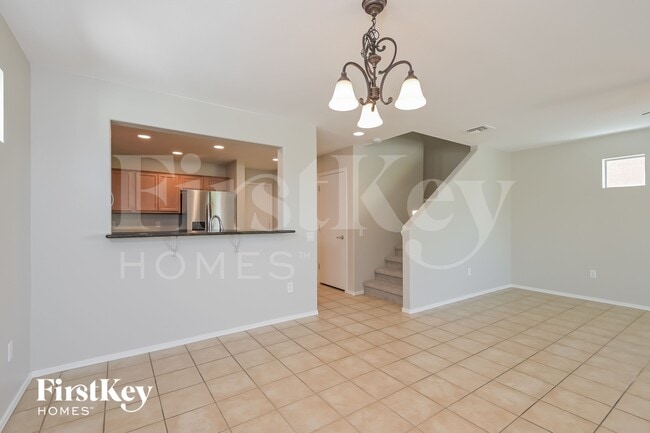 Building Photo - 10621 E Singing Canyon Dr