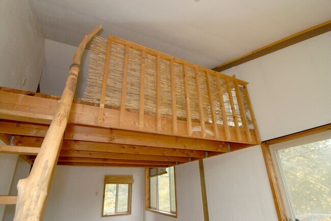 Building Photo - Riverfront property in Coast Range