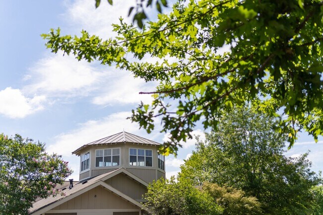 Building Photo - 3 Bedroom Flat, End unit Apartment - Available at Woodlands with $500 deposit. Ask your leasing a...