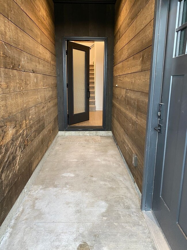 Building Photo - New Townhome Driggs!  3 bedroom / 2.5 bath with garage!