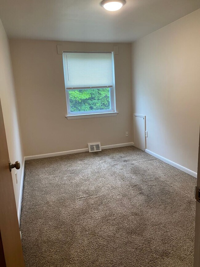 Building Photo - 3401 Berkley Ave