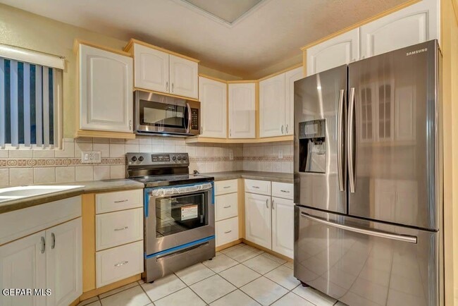 Building Photo - 10955 Yogi Berra Cir