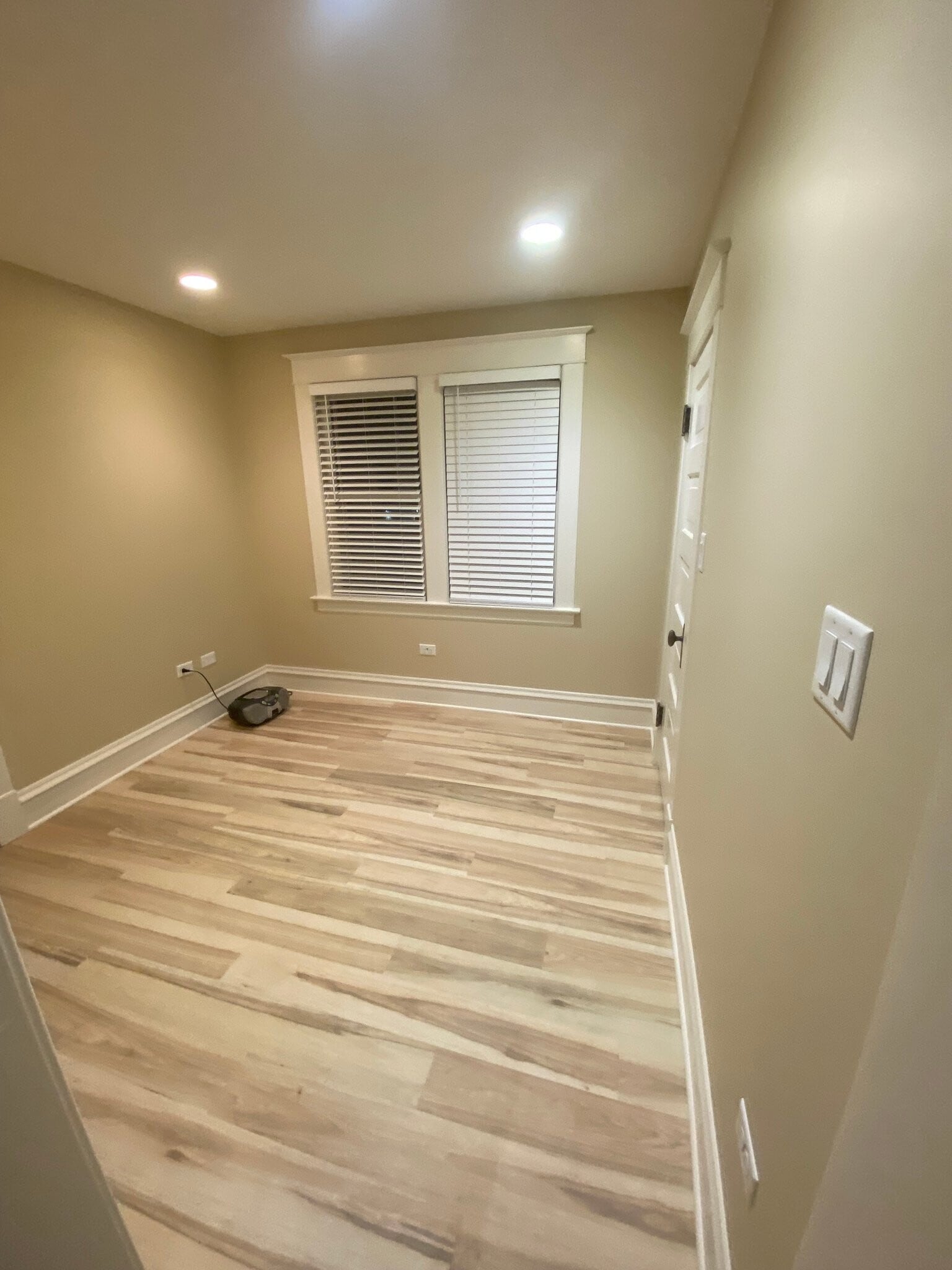 Building Photo - 261 Orchard St