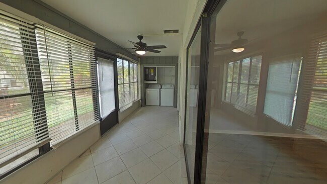 Building Photo - 2131 Ridge Rd S