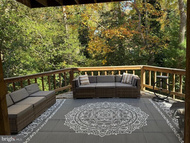 Building Photo - 616 Mcmagan Dr