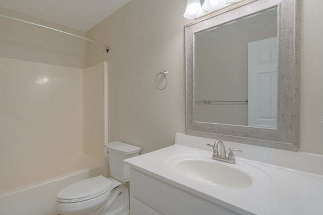 Upstairs bath 2 - 1 - 191 Clover Valley Cir