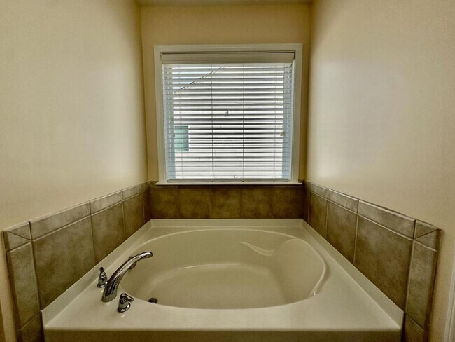 Building Photo - 2415 Impatien Drive