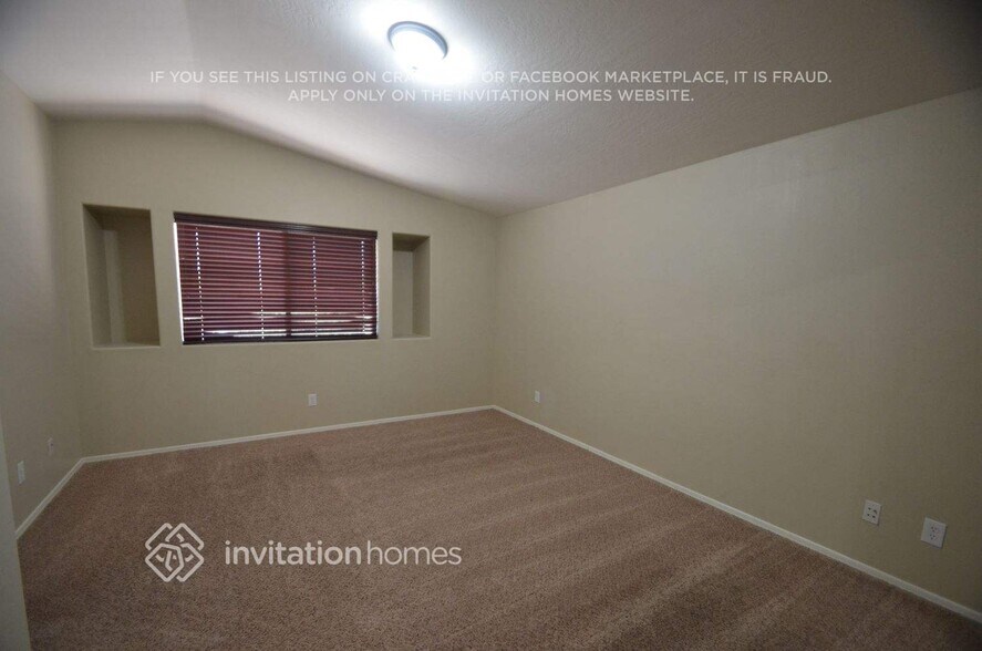 Building Photo - 5605 S 51st Dr
