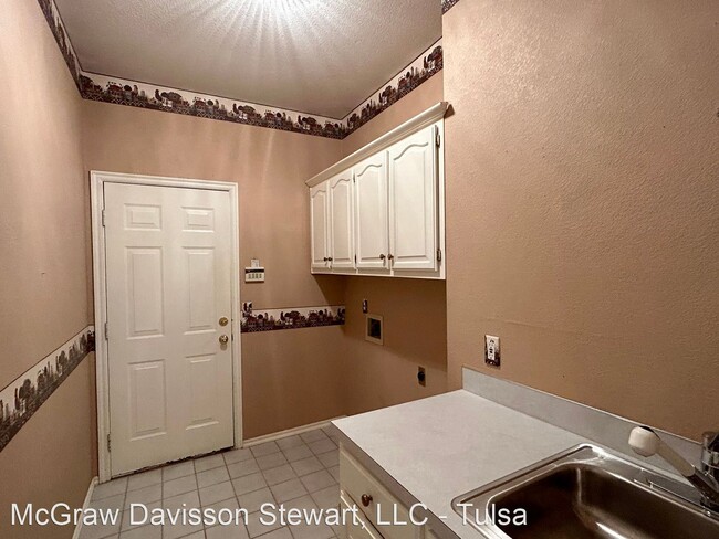 Building Photo - 3 br, 2 bath House - 4930 E 88th Pl