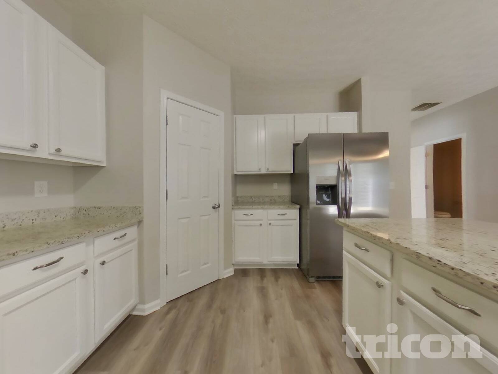 Building Photo - 2345 Village Green Dr