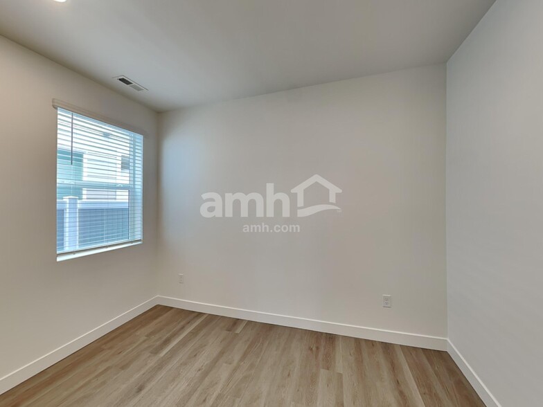 Building Photo - 963 Grafton Ridge Dr