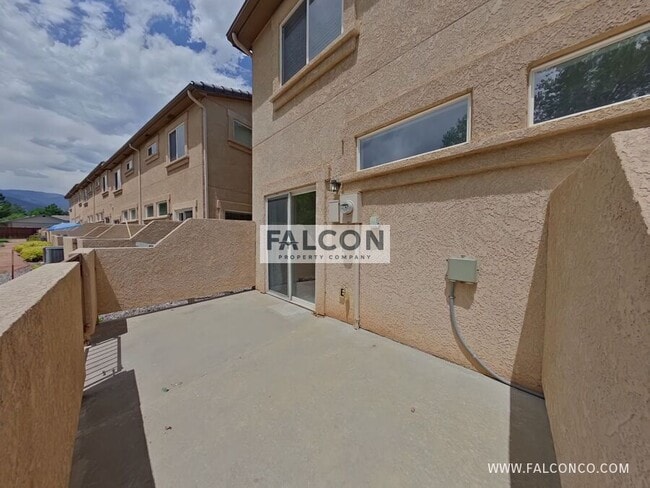 Building Photo - 3851 Josephine Heights
