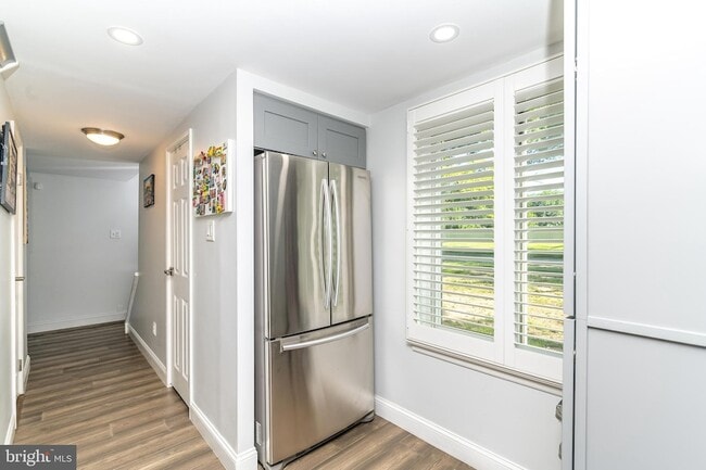 Building Photo - 251 Fir Tree Ct