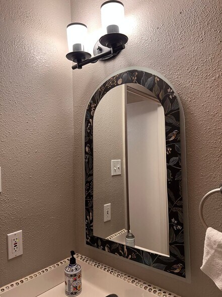 Building Photo - 628 Marquis Ct NE