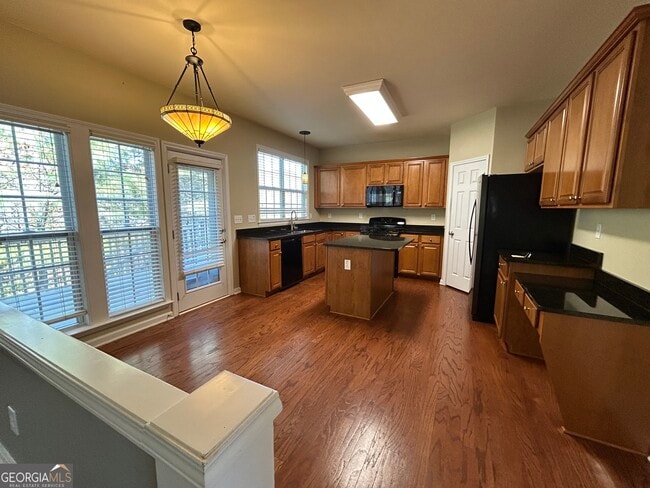 Building Photo - 706 Oracle Dr NE