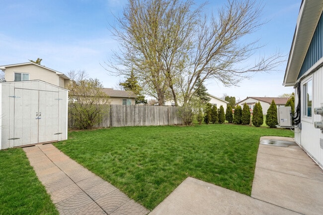 Building Photo - 1142 Ohio Ct