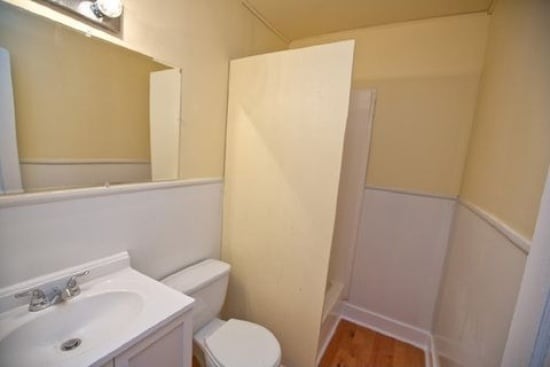 Building Photo - 1565 Meadow Ct
