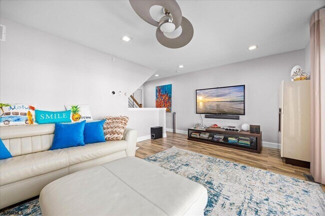 Building Photo - 9616 Pacific Ave