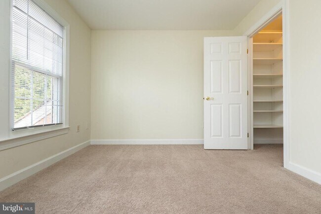 Building Photo - 14209 Floral Park Dr