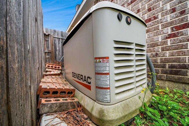 Building Photo - 211 Pleasant Hl Wy