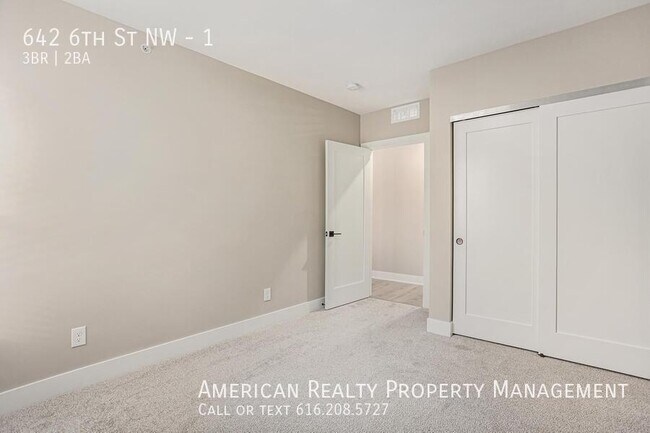 Building Photo - 642 6th St NW