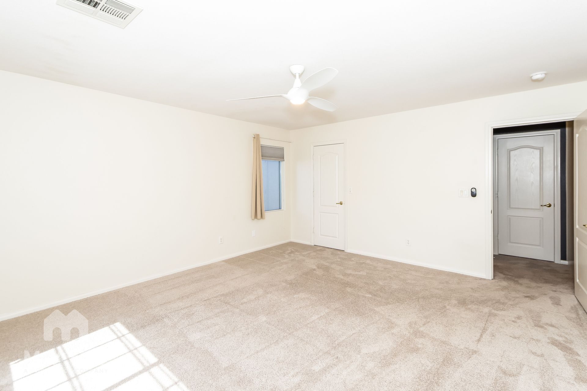 Building Photo - 2728 La Porte Ct