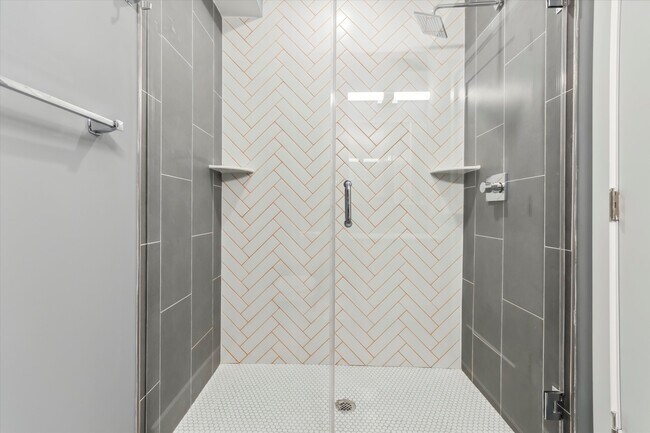 Building Photo - 1615 Poplar St