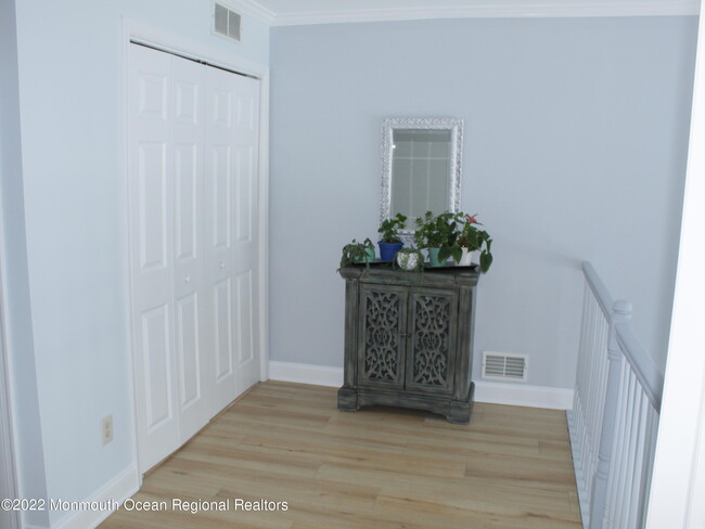 Building Photo - 5002 Trotters Way