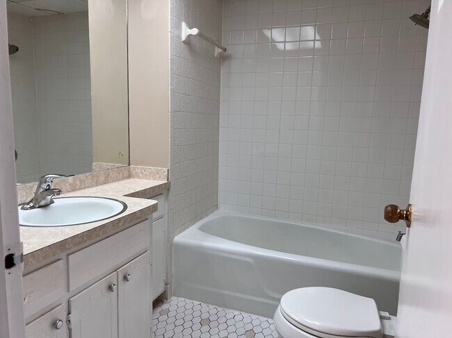 Building Photo - 8616 W 95th St