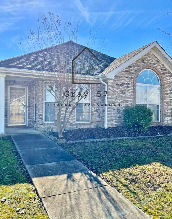 Building Photo - 3 bed, 2 bath with garage