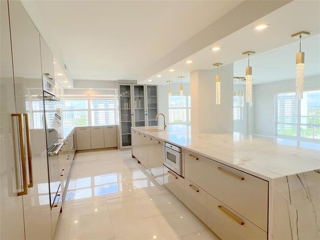 Building Photo - 3410 Galt Ocean Dr