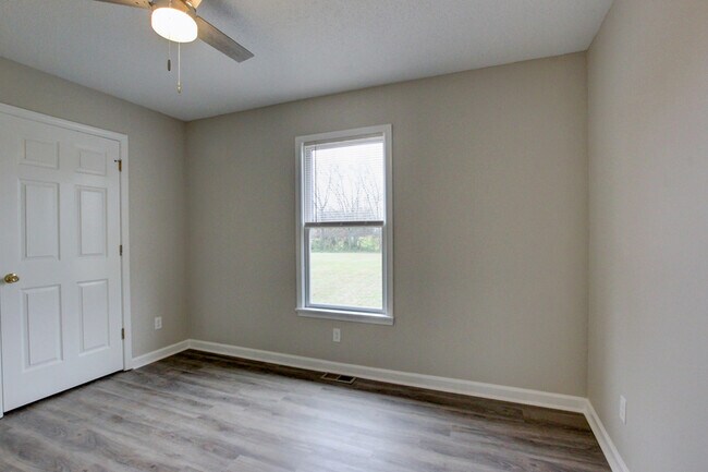 Building Photo - 2481 Clarksville Rd