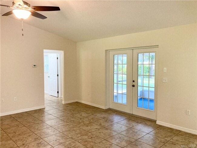 Building Photo - Crystal Manor 2 bedroom, 2 bath, 1 car garage home!