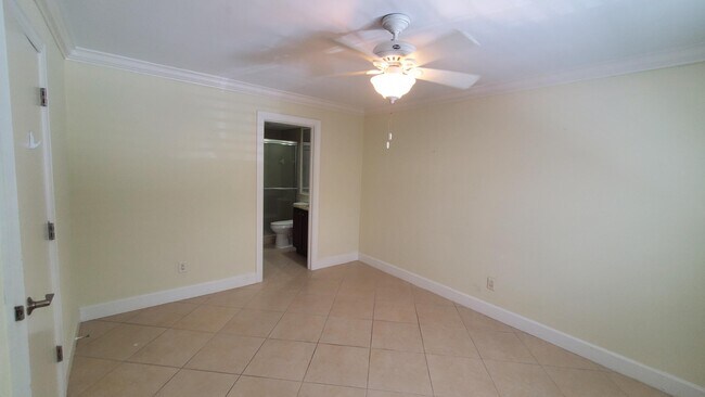 Building Photo - 1727 Jimmy Buffett Mem Hwy