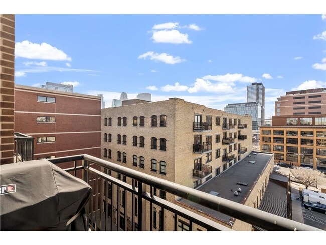 Building Photo - 401 N 2nd St