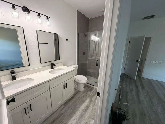 Building Photo - Charming 4-Bedroom Ocala Retreat with Spac...