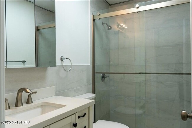 Building Photo - 195 S Broadway