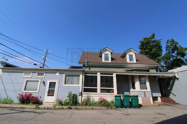 Building Photo - 43 Summer St