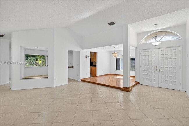 Building Photo - 1833 SW Bellevue Ave